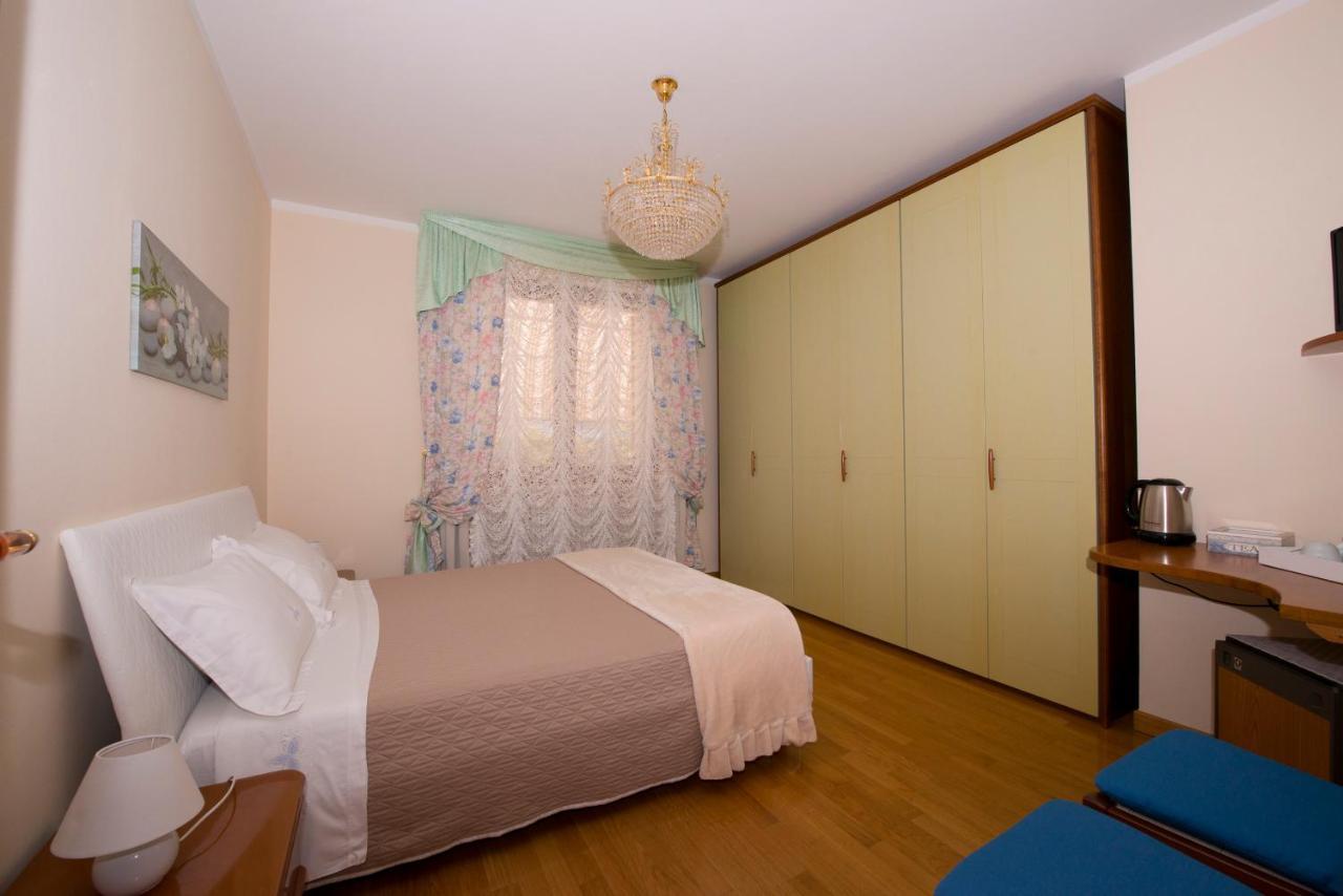 La Casa Di Pimpi Bed & Breakfast Desenzano del Garda Dış mekan fotoğraf